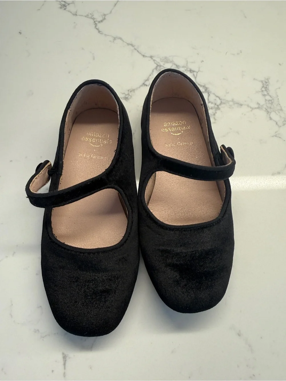 Amazon Essentials x Sofia Grange toddler girl black velvet shoes size 8